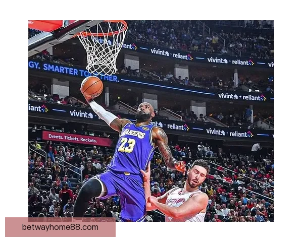 41岁詹姆斯连续六场暴扣领衔25+5+5记录 还能再战多久